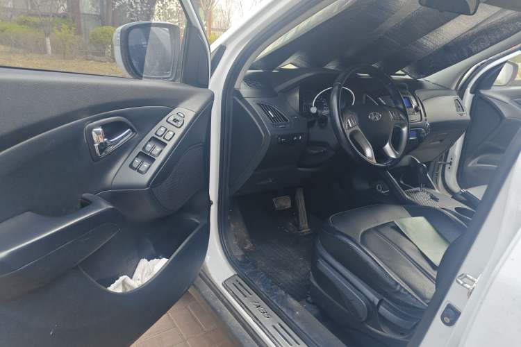 Used Hyundai ix35 2013 2.0L Automatic Two-Wheel Drive Smart GLS China V Standard