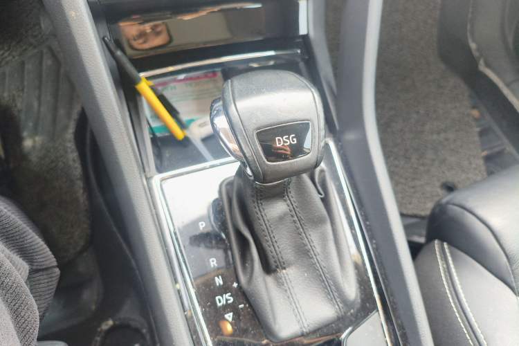 Used Skoda Kodiaq 2017 TSI330 7-Seater Two-Wheel-Drive Luxury Edition Gear Lever