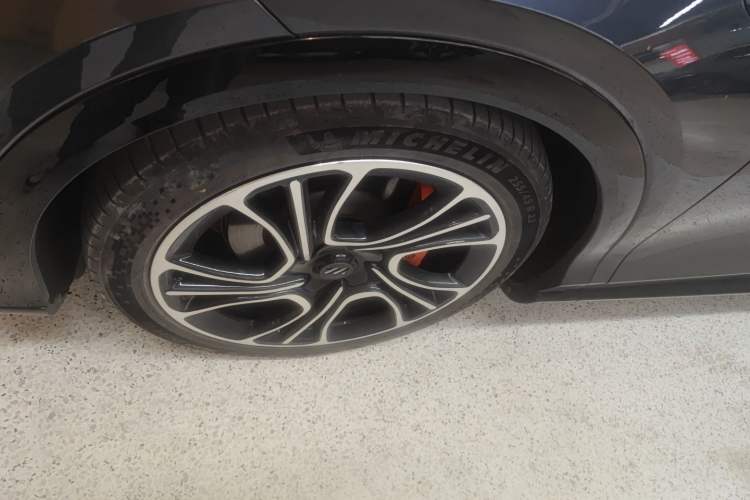 Used IM LS7 2023 100kWh Lux Rear-Drive Version Left Front Wheel Hub