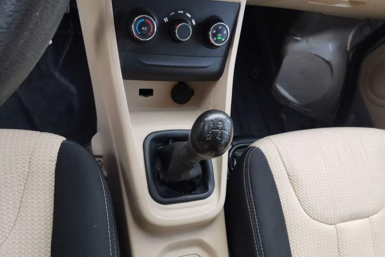 Used Kuayue Kuayue Xing V3 2022 1.5L Gasoline Standard Model 6-Seater Passenger Vehicle JL473QH