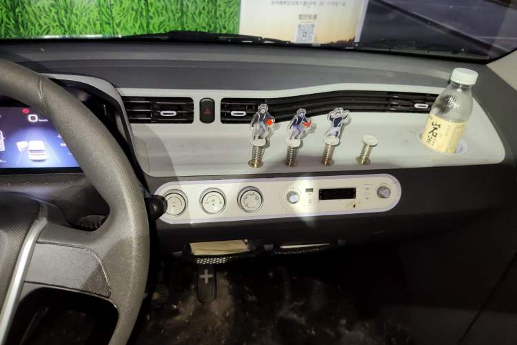 Used Wuling Hongguang MINIEV 2022 Macaron-Color Edition Lithium Iron Phosphate Audio And AC Panel