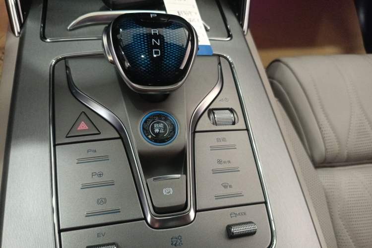 Used BYD Tang New Energy 2025 DM-i 115KM Flagship Model Gear Lever