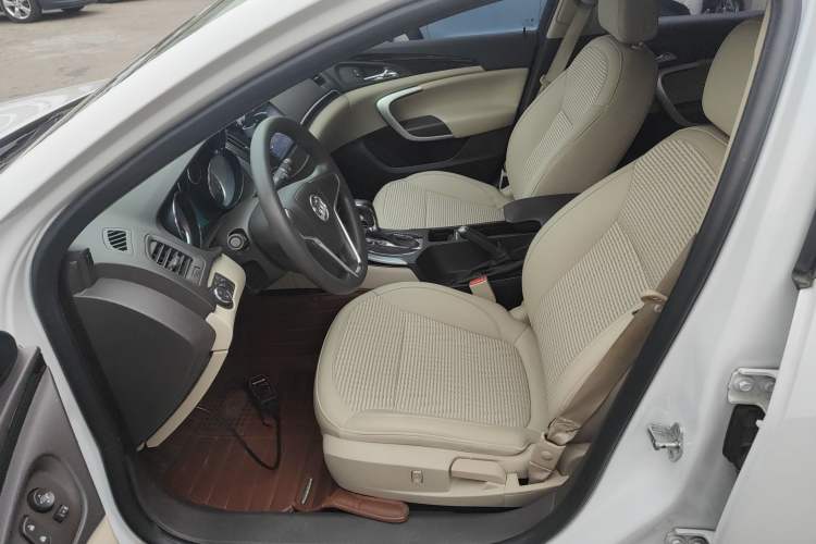 Used Buick Regal 2015 2.0L Leading Fashion Edition
