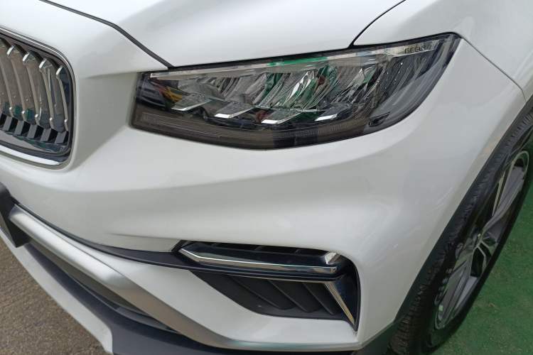 Used Geely Auto Emgrand X7 Sport 2022 1.8TD DCT Zhiya Trim
