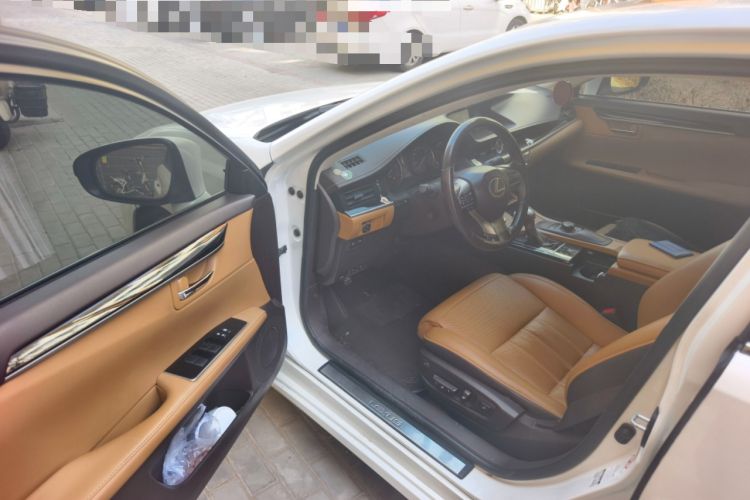 Used Lexus ES 2015 300h Comfort Edition