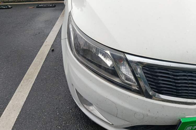 Used Kia K2 2012 Sedan 1.4L Automatic GLS Commemorative Edition Right Front Headlight