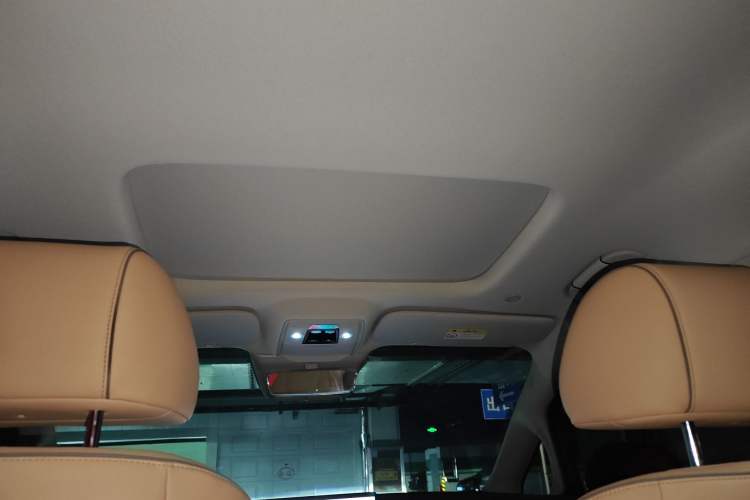 Used Denza D9 2023 DM-i 965 Luxury Model Headliner