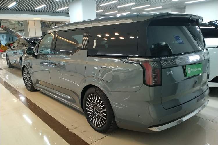 Used Zeekr 009 2024 Six-Seat Executive Version 4WD 108 kWh
