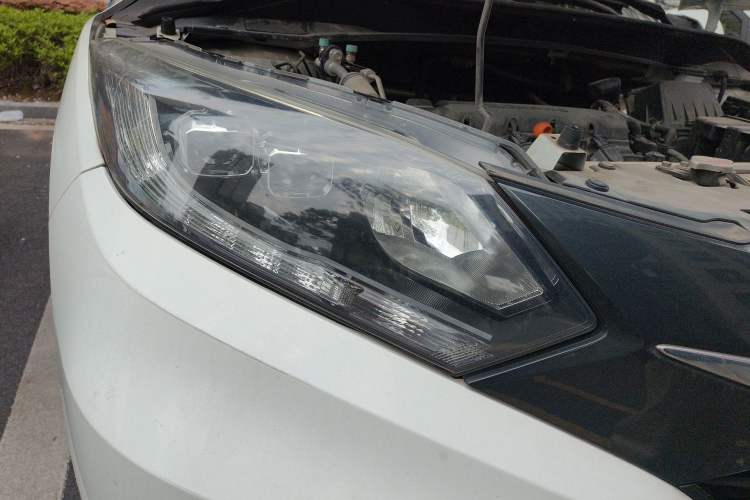 Used Honda Vezel 2017 1.8L CVT Front-Wheel Drive Pioneer Edition Right Front Headlight
