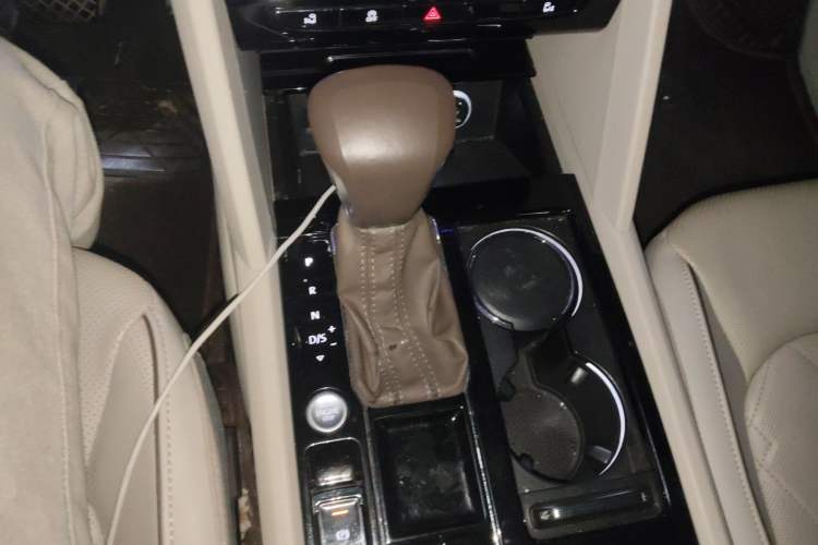 Used Volkswagen Viloran 2020 380TSI Prestige Edition Gear Lever