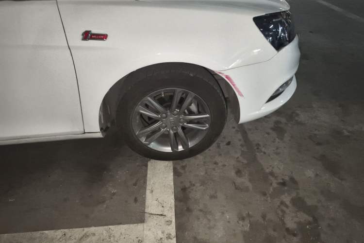 Used Geely Auto Emgrand 2017 Sedan Million Edition 1.5L CVT Upward Version Right Front Wheel Hub
