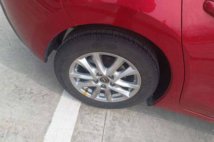 Used Mazda Mazda 3 Axela 2016 Hatchback 1.5L Automatic Luxury Model