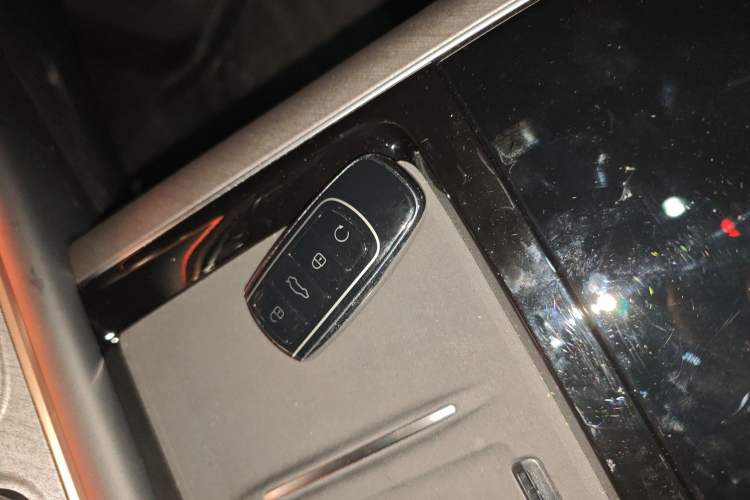 Used Chery Tiggo 9 2025 2.0T Dual-Clutch Two-Wheel Drive Luxury Edition 5 Seats