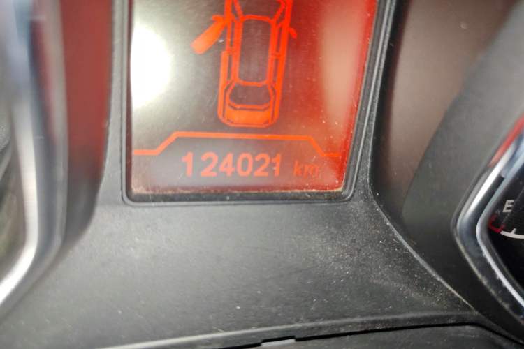 Used Chery Arrizo 7 2015 1.5T Manual ZhiXiang Edition Odometer Close Up