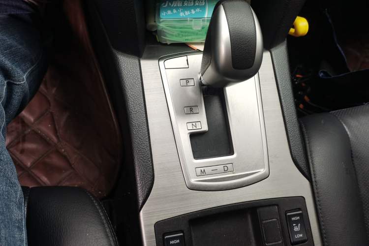 Used Subaru Outback 2012 2.5i Sport Navigation Edition Gear Lever