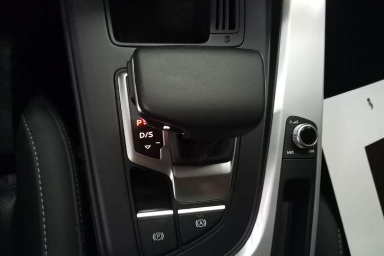 Used Audi A4L 2022 40 TFSI Fashion Dynamic Model
