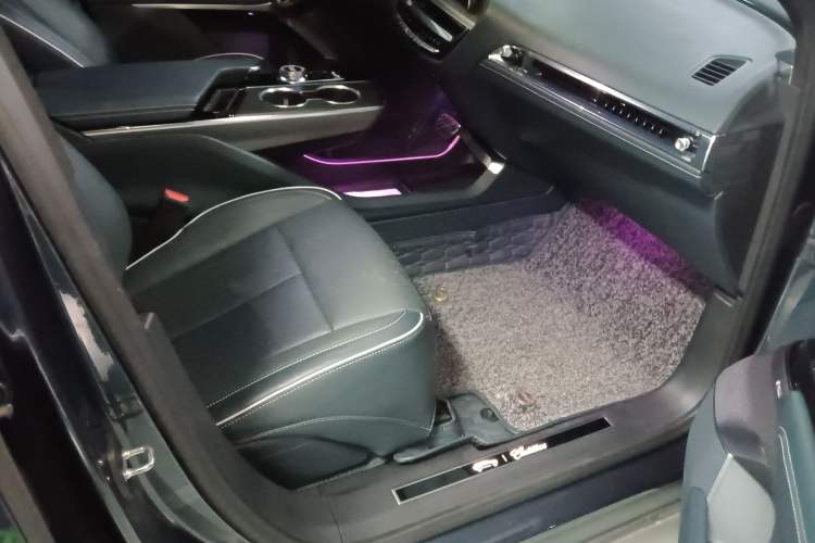 Used Cadillac LYRIQ 2022 Four-Wheel-Drive High-Performance Deluxe Edition