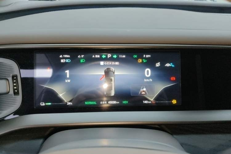 Used Denza D9 2022 DM-i 970 Four-Wheel Drive Flagship Model
