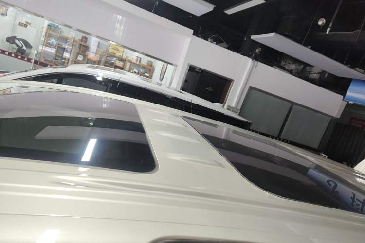 Used Buick GL8 2021 ES Landtrek 653T Luxury Model Roof