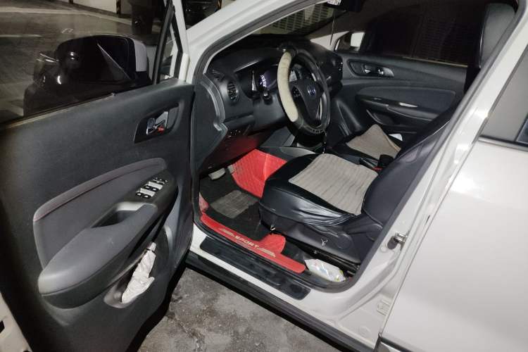 Used CHANGAN CS15 2016 1.5L Automatic Fashion Edition Driver Seat