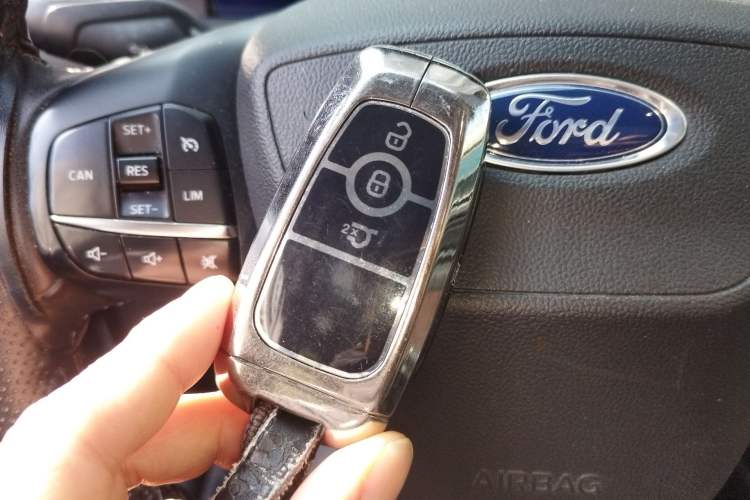 Used Ford Edge 2021 PLUS EcoBoost 245 Two-Wheel-Drive Platinum Edition 5 Seats
