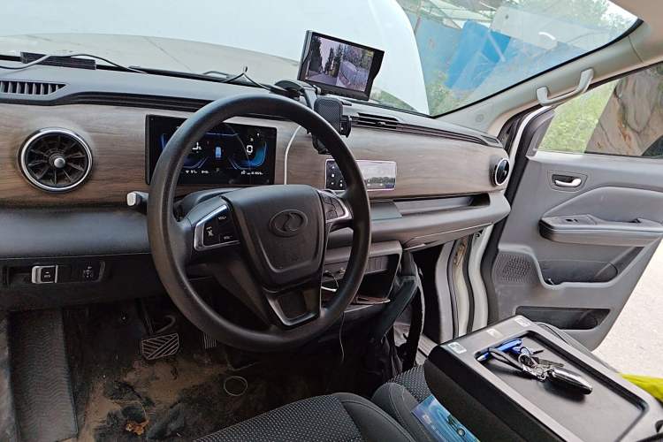 Used Ruichi EC75 2023 Pioneer Model I 41.85 kWh Center Console