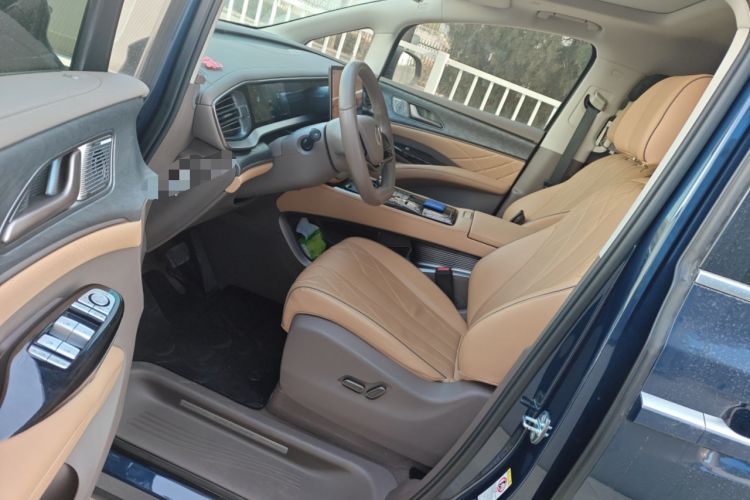 Used Denza D9 2023 DM-i 965 Luxury Model