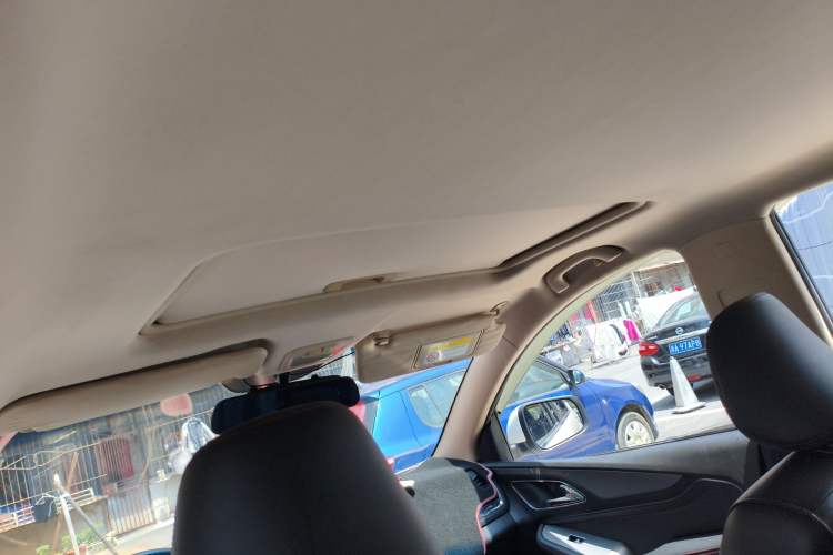 Used Baojun 560 2015 1.8L manual luxury version