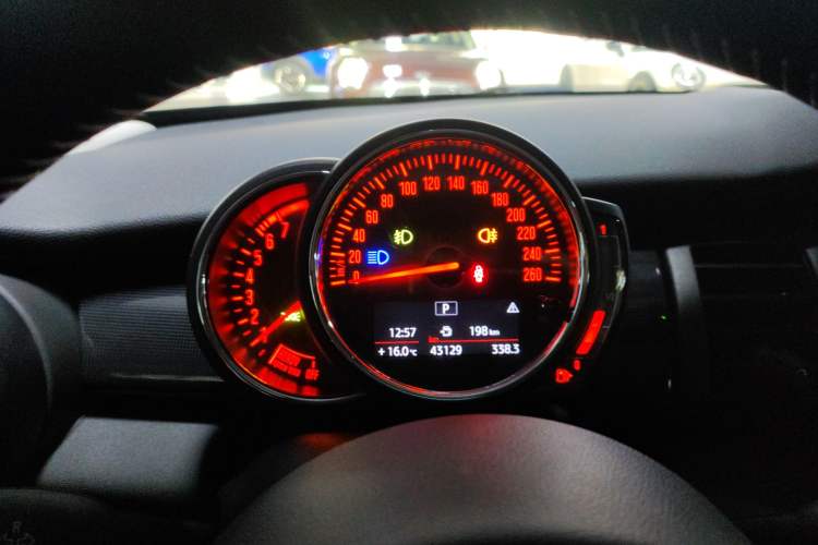 Used MINI 2020 1.5T COOPER Three-Door Midnight Red Limited Edition
