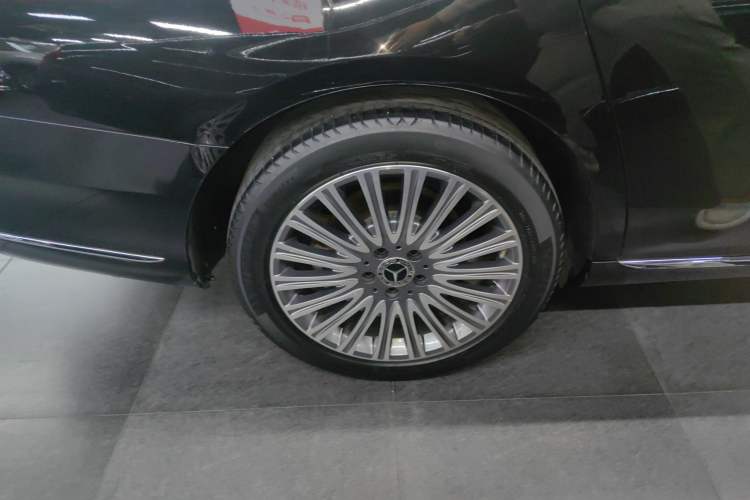 Used Mercedes-Benz E-Class 2020 E 300 L Stylish Model Exterior 5