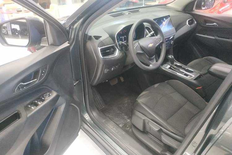 Used Chevrolet Equinox 2019 535T Automatic Lingjie Edition China V Standard Driver Seat