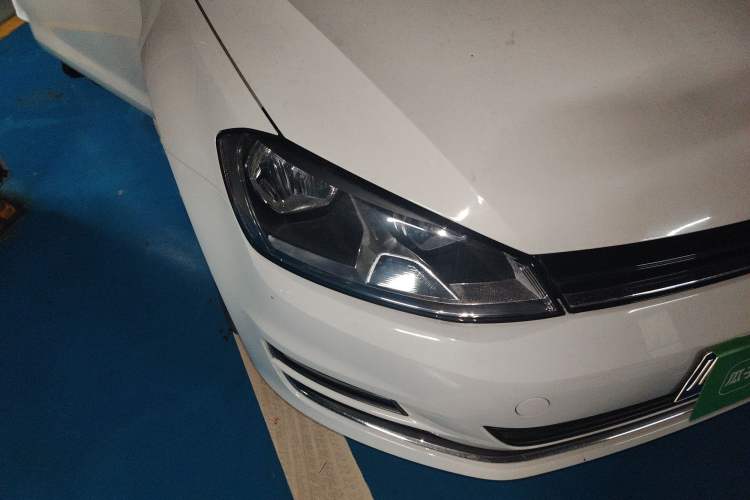 Used Volkswagen Golf 2016 230TSI Automatic Luxury Version Right Front Headlight