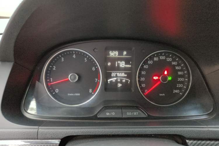 Used Volkswagen Cross Lavida 2014 1.4TSI DSG Instrument Cluster