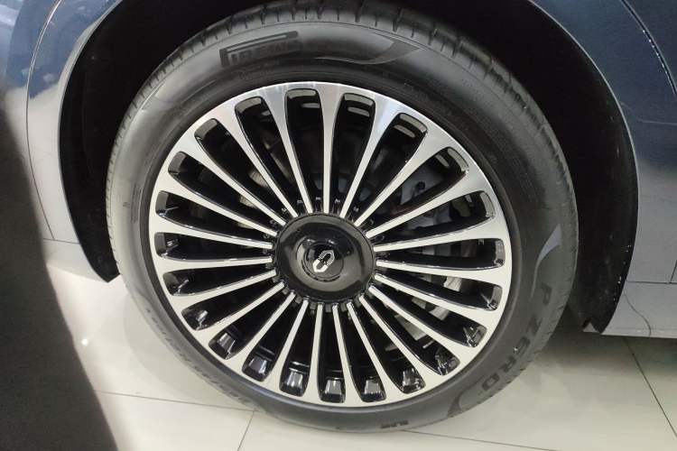 Used Hima AITO M9 2024 Range-Extended Ultra Version 42 kWh 6-Seater Model
