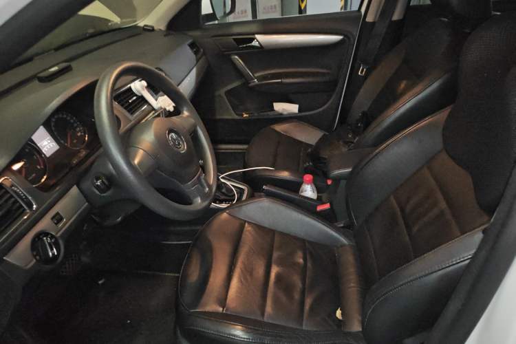 Used Volkswagen Gran Lavida 2013 1.4 TSI Automatic Comfort Model Left Front Seat