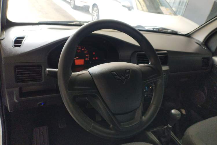 Used Wuling Rongguang 2019 1.5L Extended-Body Van Base Model with 2 Seats Steering Wheel