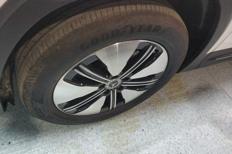 Used Mercedes-Benz EQB 2023 EQB 260 Left Front Wheel Hub