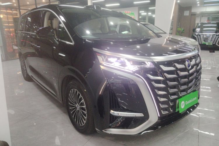 Used Denza D9 2025 DM-i Intelligent Drive 1020 Four-Wheel Drive Flagship Model
