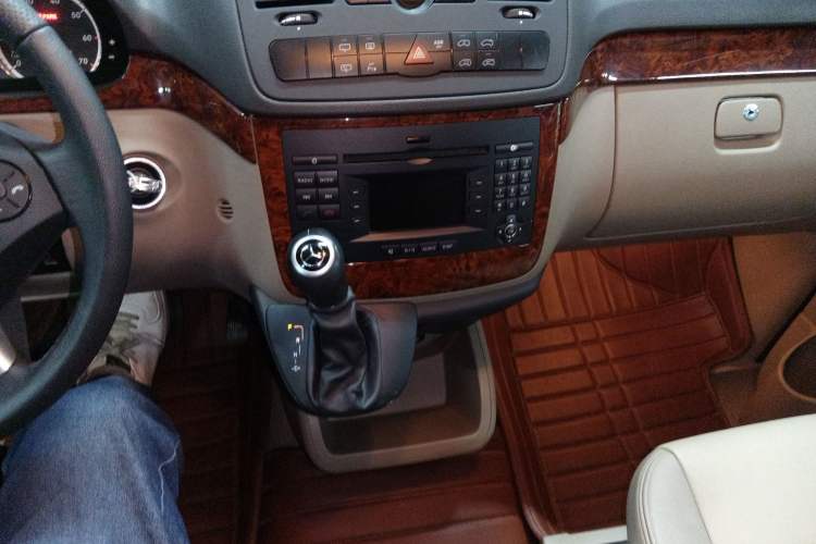 Used Mercedes-Benz Viano 2013 3.0L Comfort Edition Audio And AC Panel