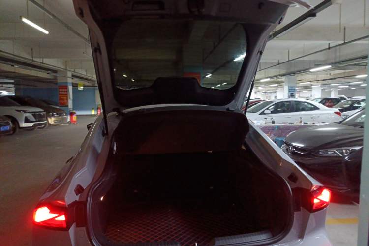 Used Changan UNI-V iDD 2023 ZhiDian iDD 1.5T 113km Smart & Fun Version