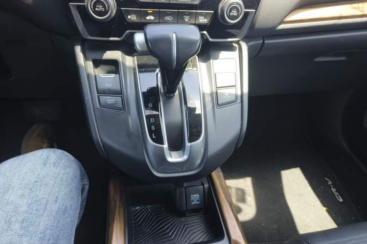 Used Honda CR-V 2017 240TURBO CVT Front-Wheel Drive Fashion Edition
