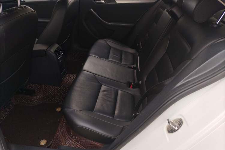 Used Volkswagen Sagitar 2014 Revised Version 1.4TSI Automatic Luxury Edition Left Rear Seat