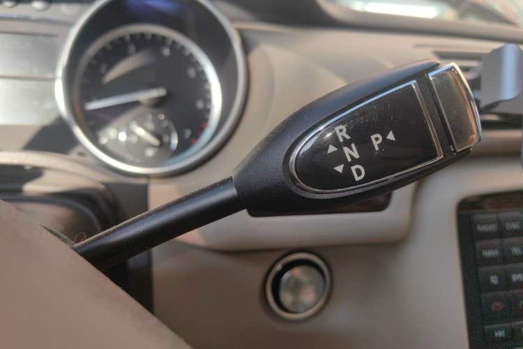 Used Mercedes-Benz R-Class 2011 R 350 L 4MATIC