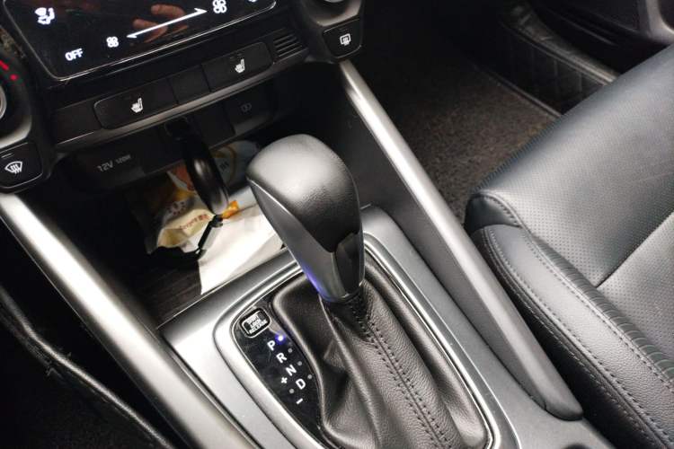 Used Hyundai Lafesta 2019 280TGDi Smart Speed Version China VI Standard Gear Lever