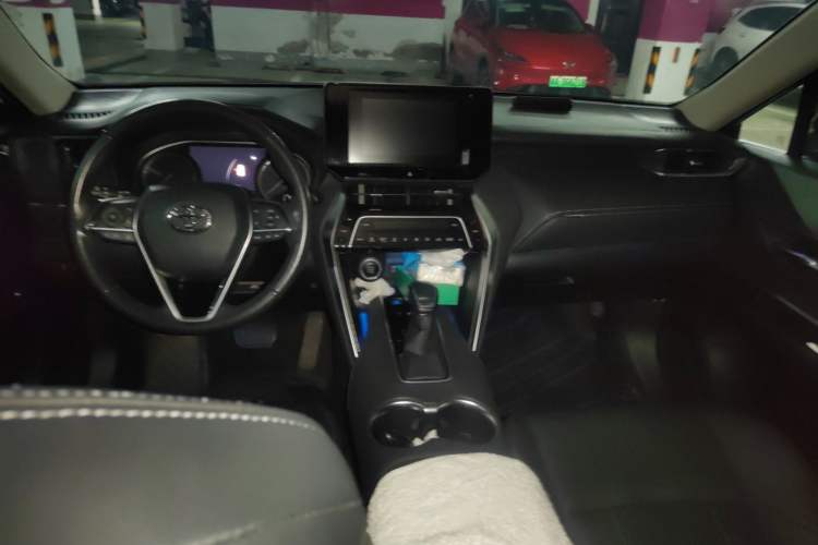 Used Toyota Harrier 2022 2.0L CVT Two-Wheel Drive Luxury Edition