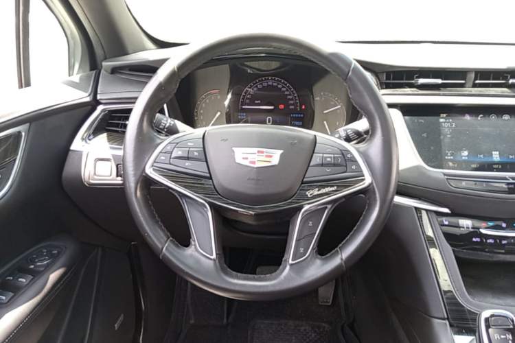 Used Cadillac XT5 2018 28E Four-Wheel Drive Tech Version
