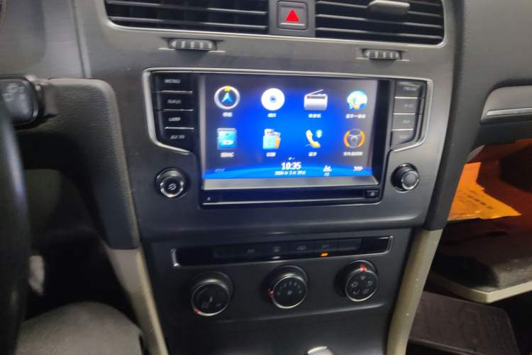 Used Volkswagen Golf 2014 1.6L Automatic Comfort Model Audio And AC Panel