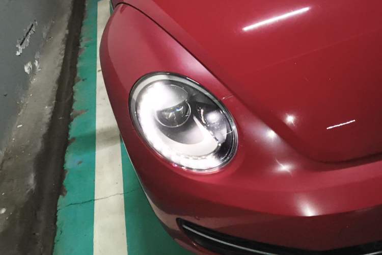 Used Volkswagen Beetle 2015 180TSI model Right Front Headlight