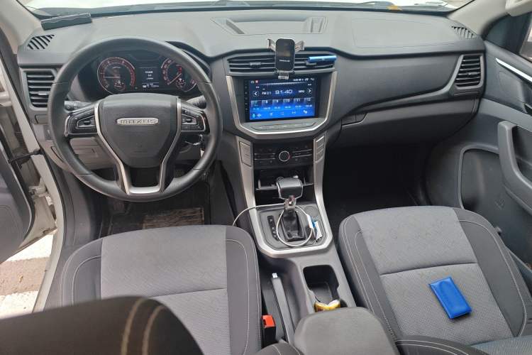 Used SAIC MAXUS T70 2020 2.0T Diesel Automatic 2WD Comfort Edition Standard Cab High Ground Clearance