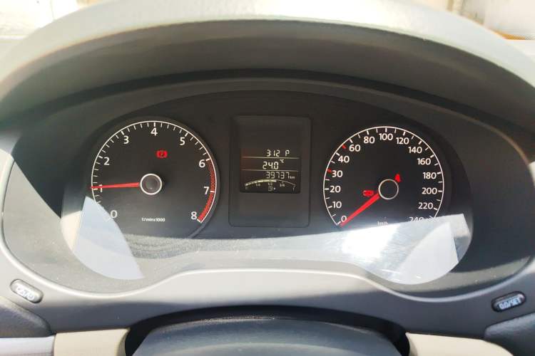 Used Volkswagen Sagitar 2012 1.6L Automatic Comfort Edition Instrument Cluster